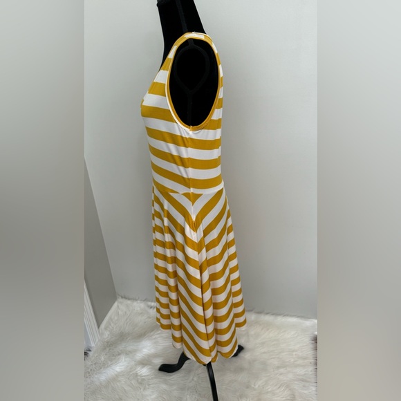 LulaRoe Nicki Dress - Picture 2 of 5